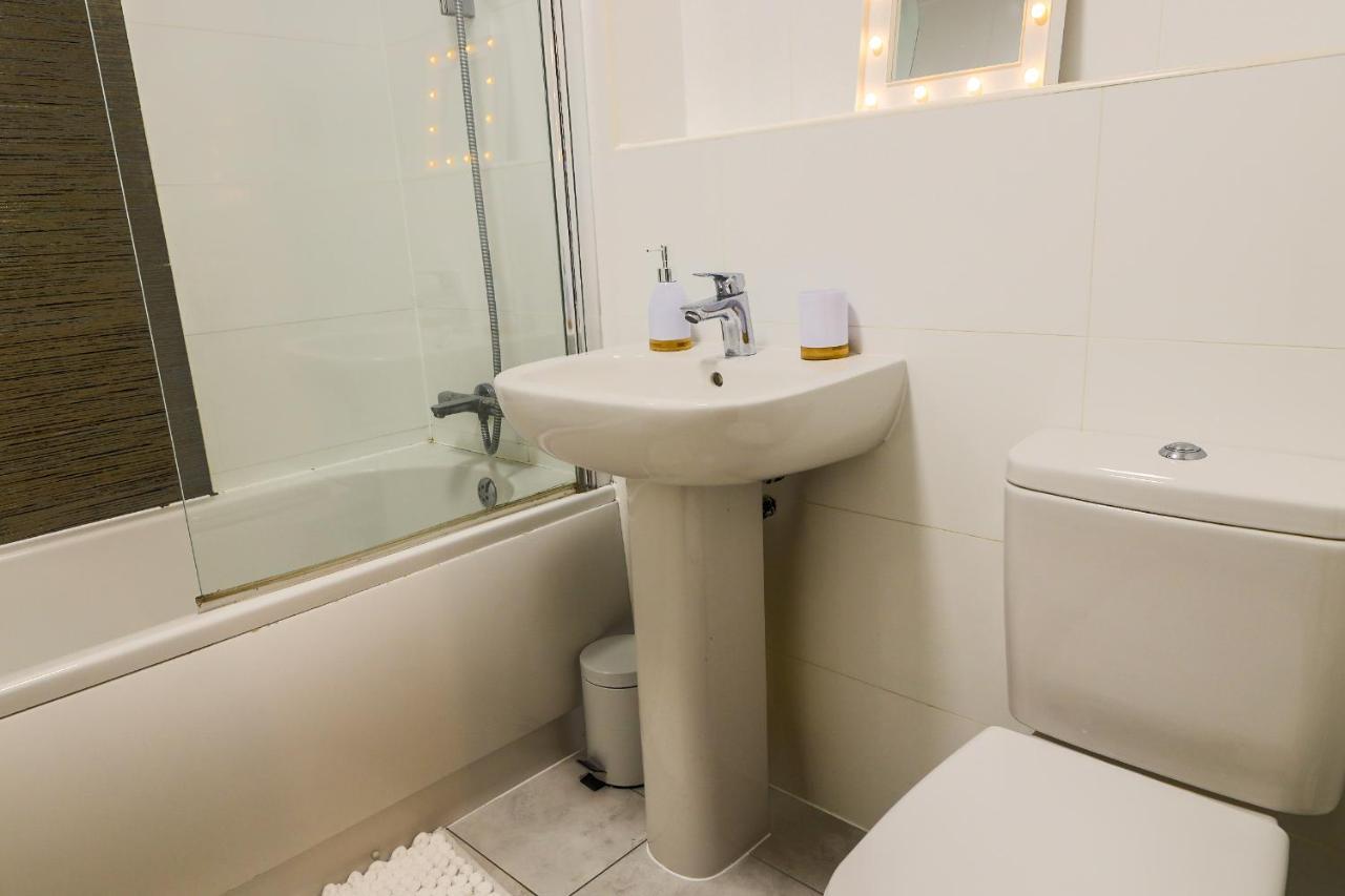 Comfort Apartments - Ideal For Contractors ダービー エクステリア 写真